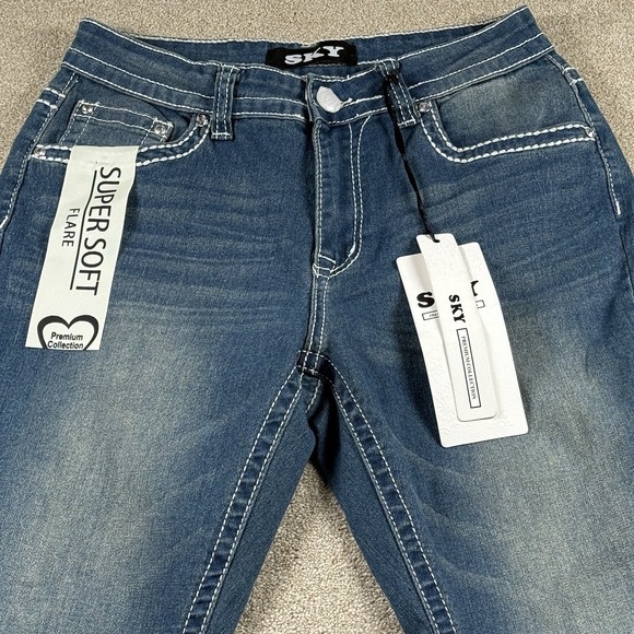 Sky Jeans Juniors 11/30 Blue Medium Wash Super Soft Flare Rhinestone Embellished - Picture 3 of 11